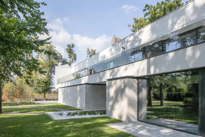 南宫官网下载链接LONG HOUSE：狭长地块上确当代美学之居(图5)